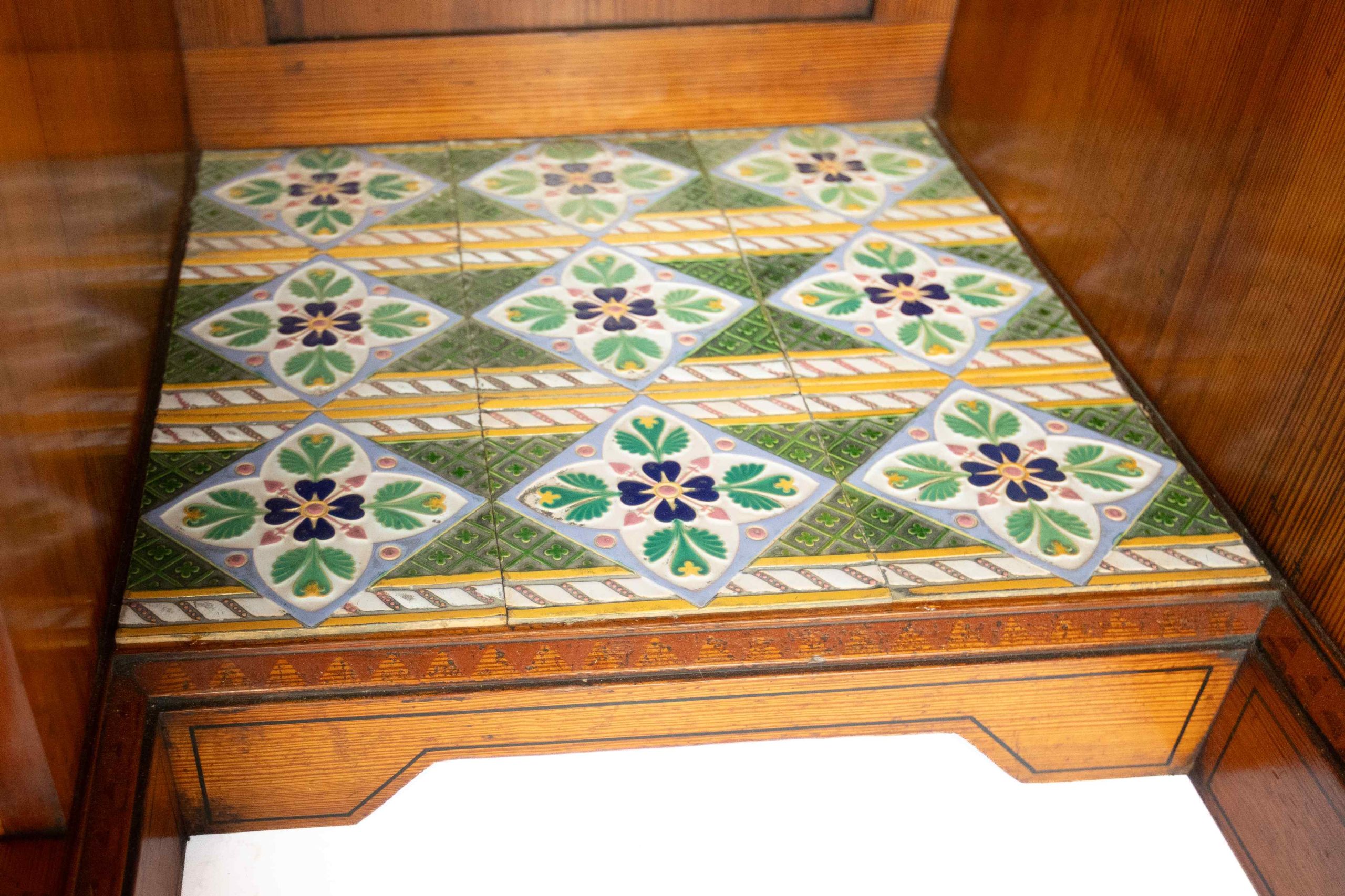 Aesthetic Pitch pine 8pc Bedroom suite painted detail - Image 6